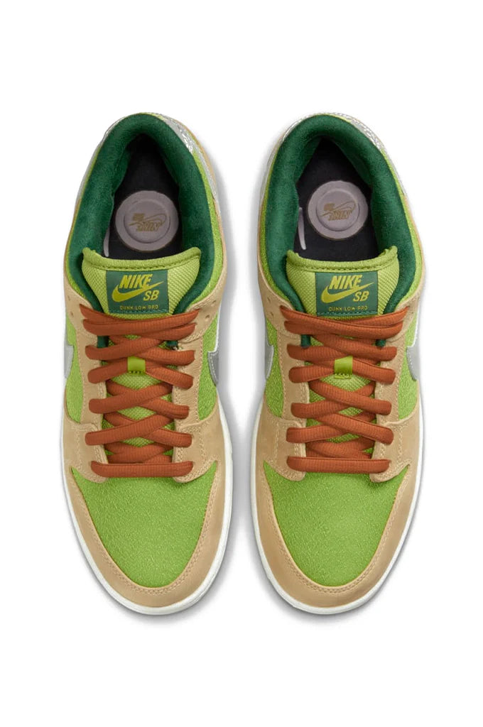 Nike SB Dunk Low Pro Dunk Sesame/Metallic Silver Pear "Escargot"